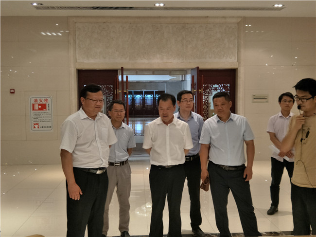 宜春市委常委、副市長(zhǎng)李興輝視察仁和集團(tuán).jpg